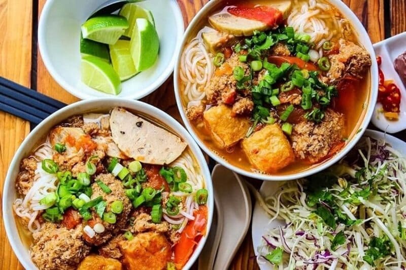 Bún riêu cua đồng còn có sự sáng tạo trong ẩm thực miền Nam