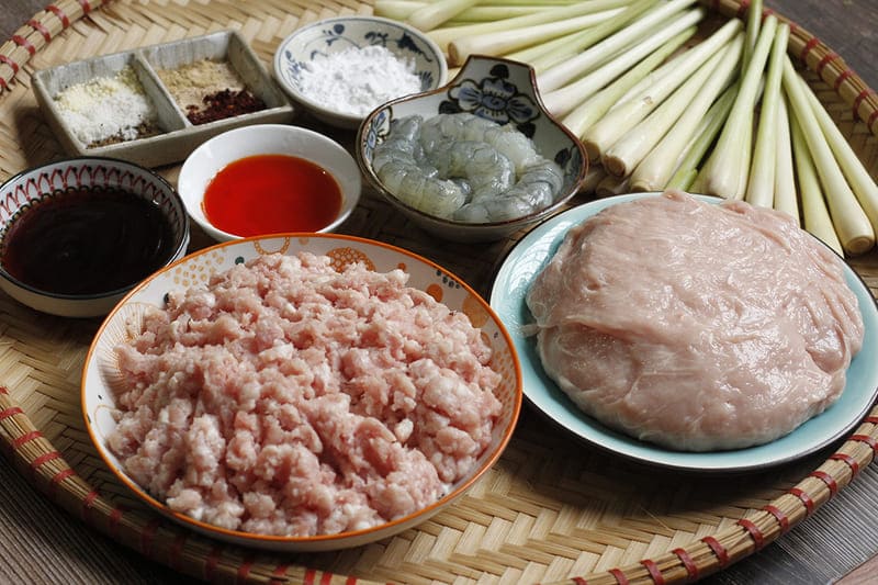 Để làm nem lụi nướng sả bạn cần chuẩn bị các nguyên liệu